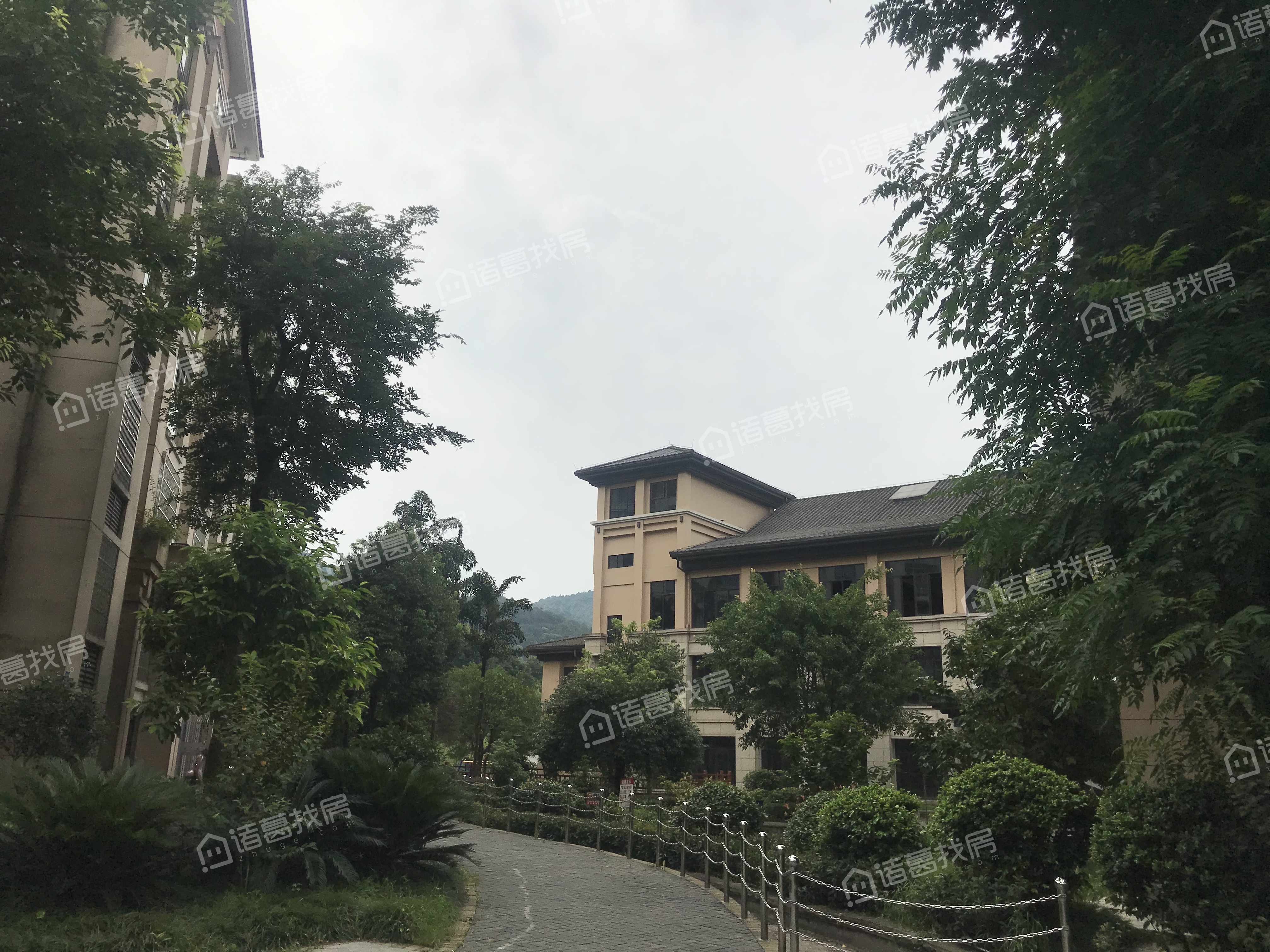 海龙康居
