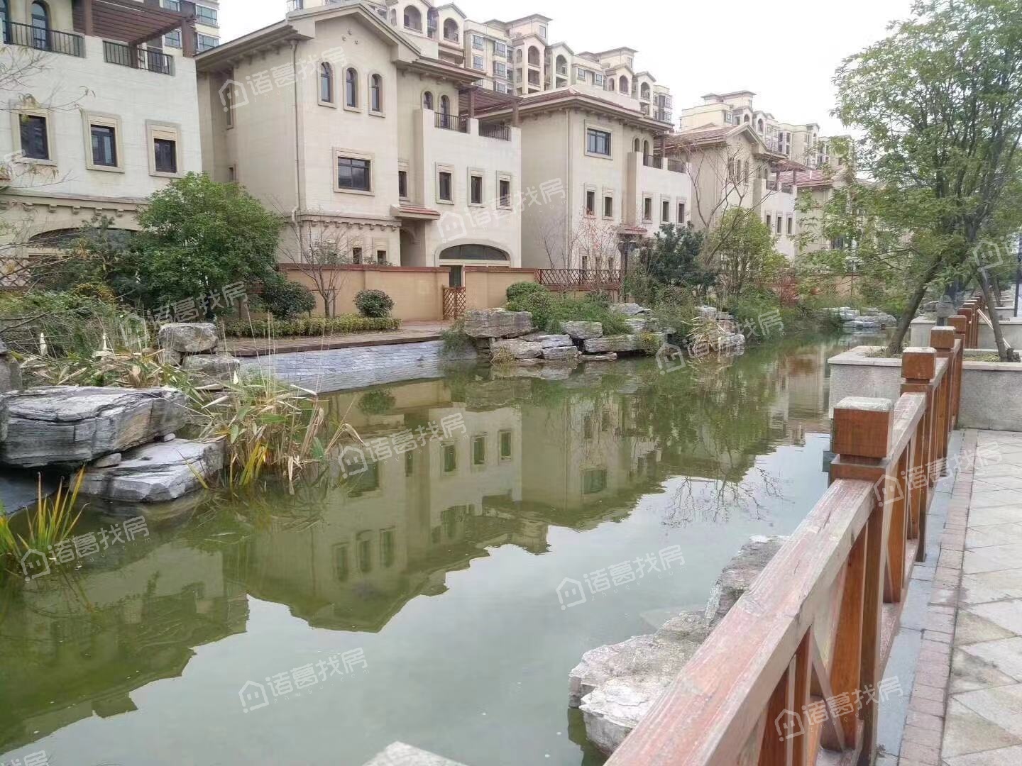 上由珑庭