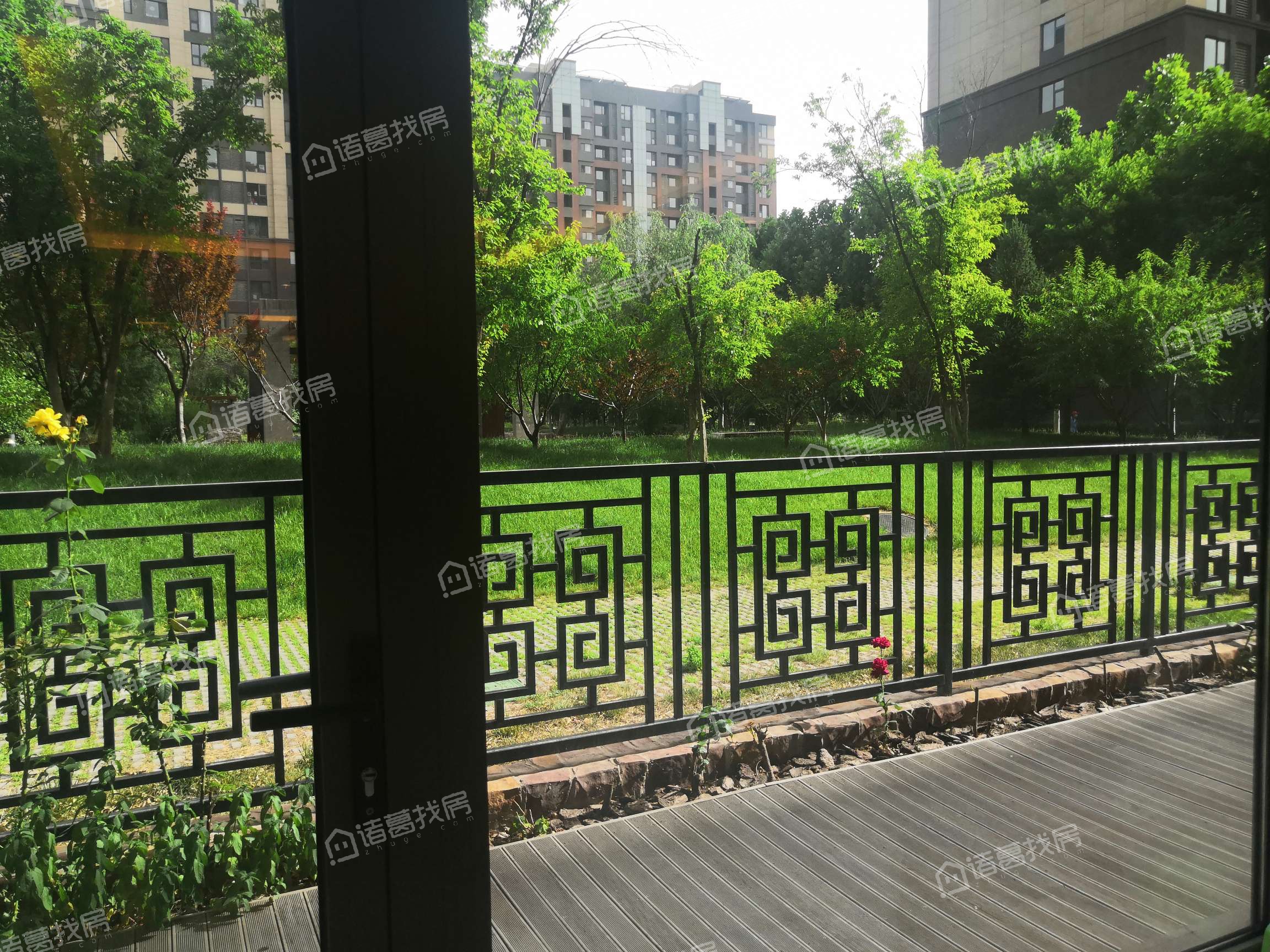 长阳半岛紫云家园怡和路6号院