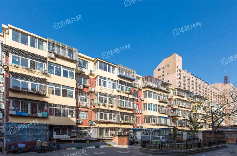 建功东里