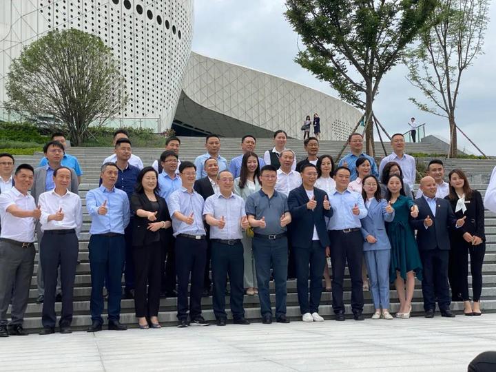本次会议贵州双龙航空港经济区管委会刘桂均副主任及相关部门领导