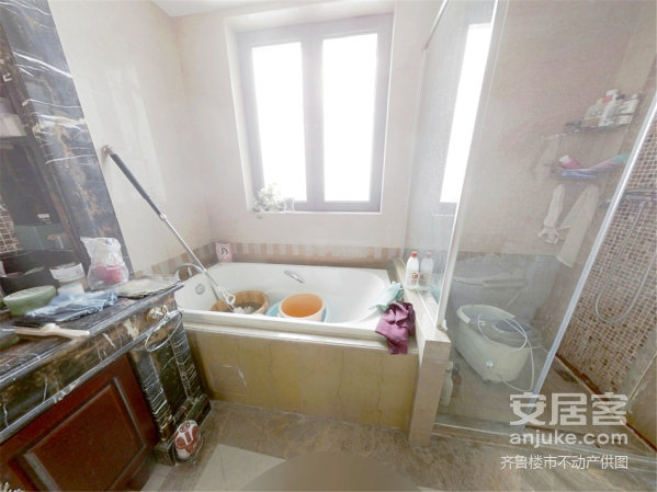 600万用钱急售！带车位！楼层视野无敌！低于市场佰万！能贷款