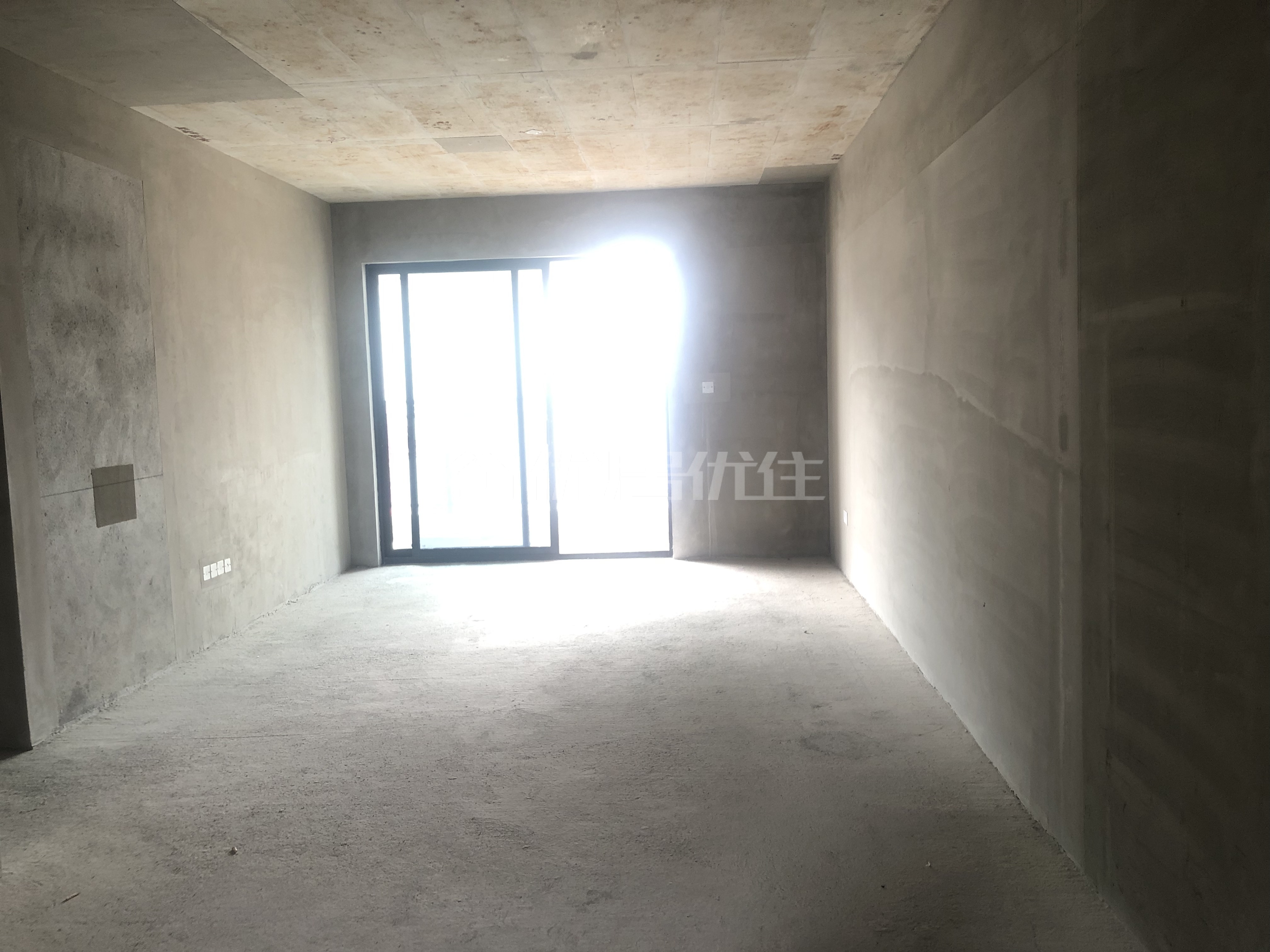 建发央玺，毛坯大四房，诚心出售，****