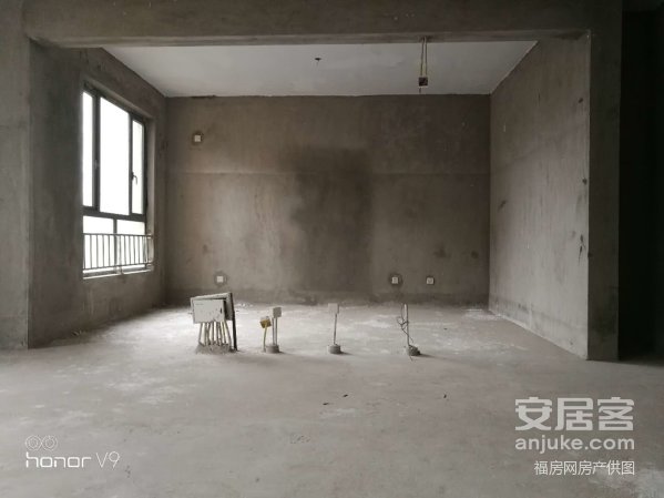 贵安新天地贵香苑90平售68万满两年无抵押首付9万。