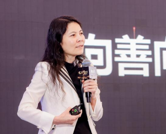会上,太平洋房屋总经理杨彬分享了主题为《创新业务模式,房产经纪行业