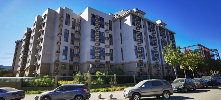 (原生猪爸爸摄于2020年10月16日)↑图18 环保嘉苑17号院东门(原生猪