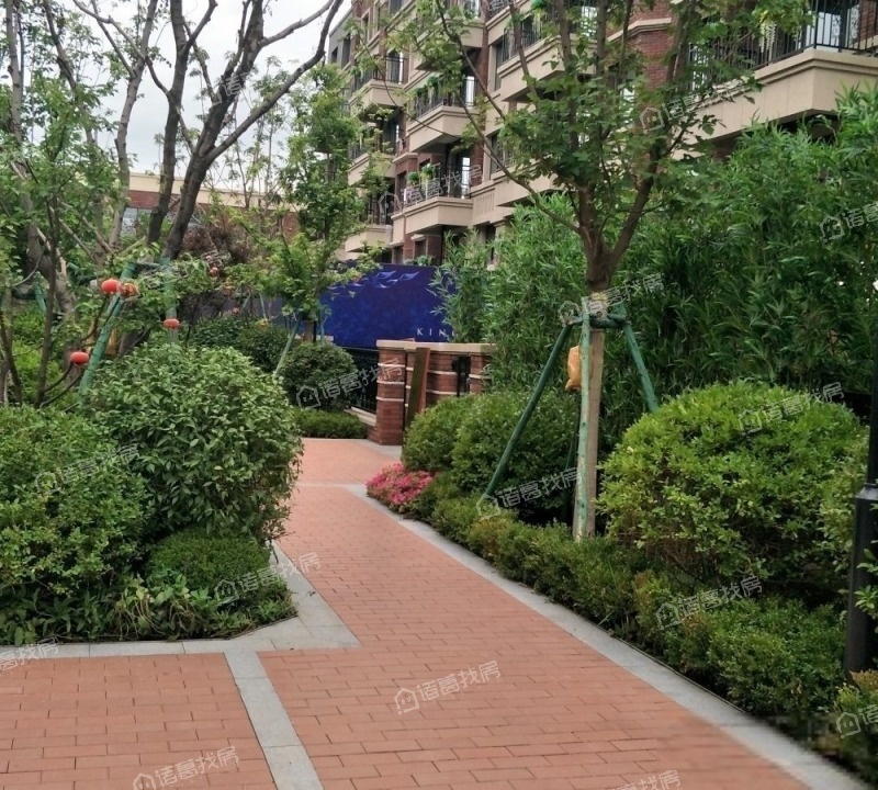 推荐三:中骏尚城,楼龄6年,单价17372元/㎡