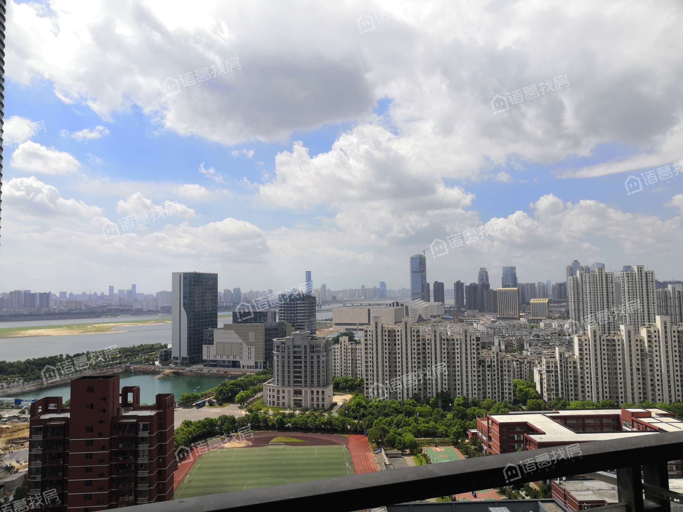 绿地外滩公馆周边学校配套有嘛?是不是学区房?-南昌买房-南昌诸葛找房