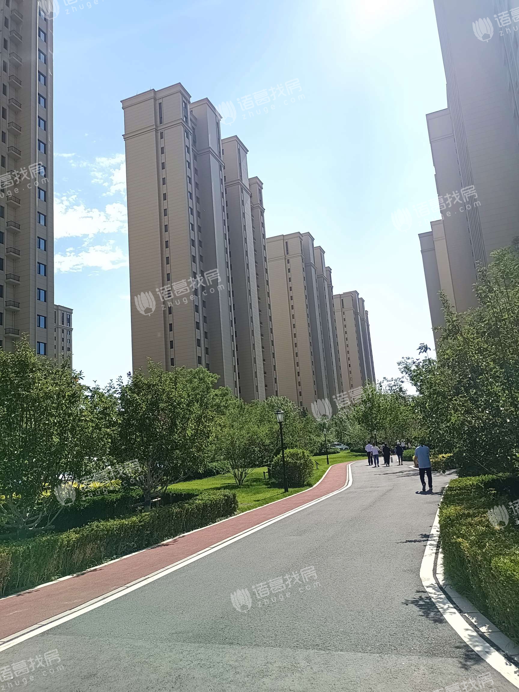 (点击图片跳转至小区详情页)小区基本信息:中南熙悦位于固安镇,年建成