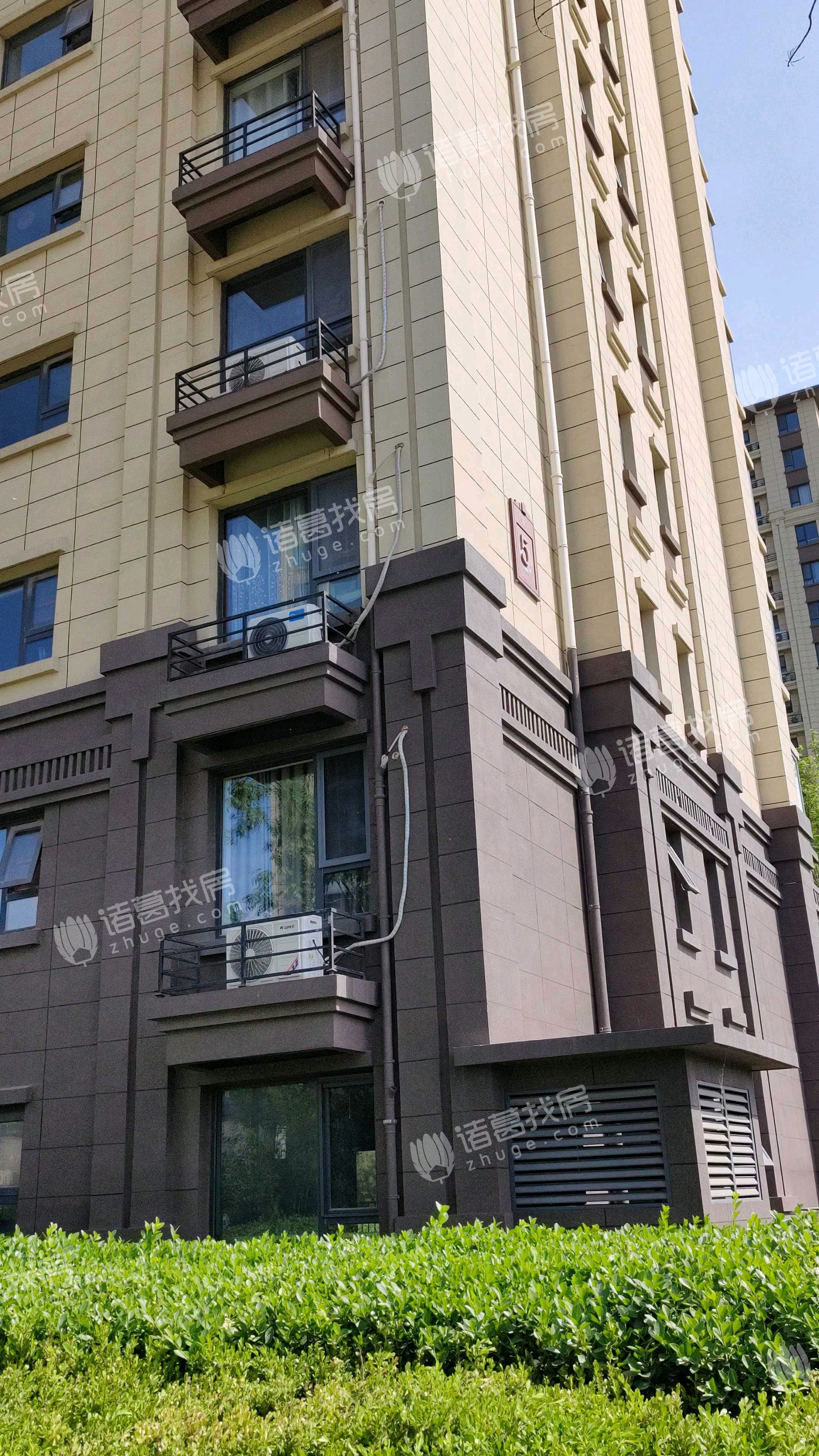 荣盛锦绣学府二手房,精装婚房 看房方便 观景房 85平三居室 满两年