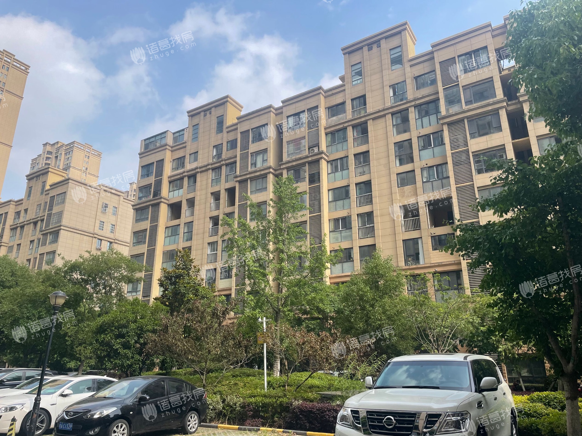 观山名筑三期二手房,观山名筑南区 1室1厅 南,首付约:67.