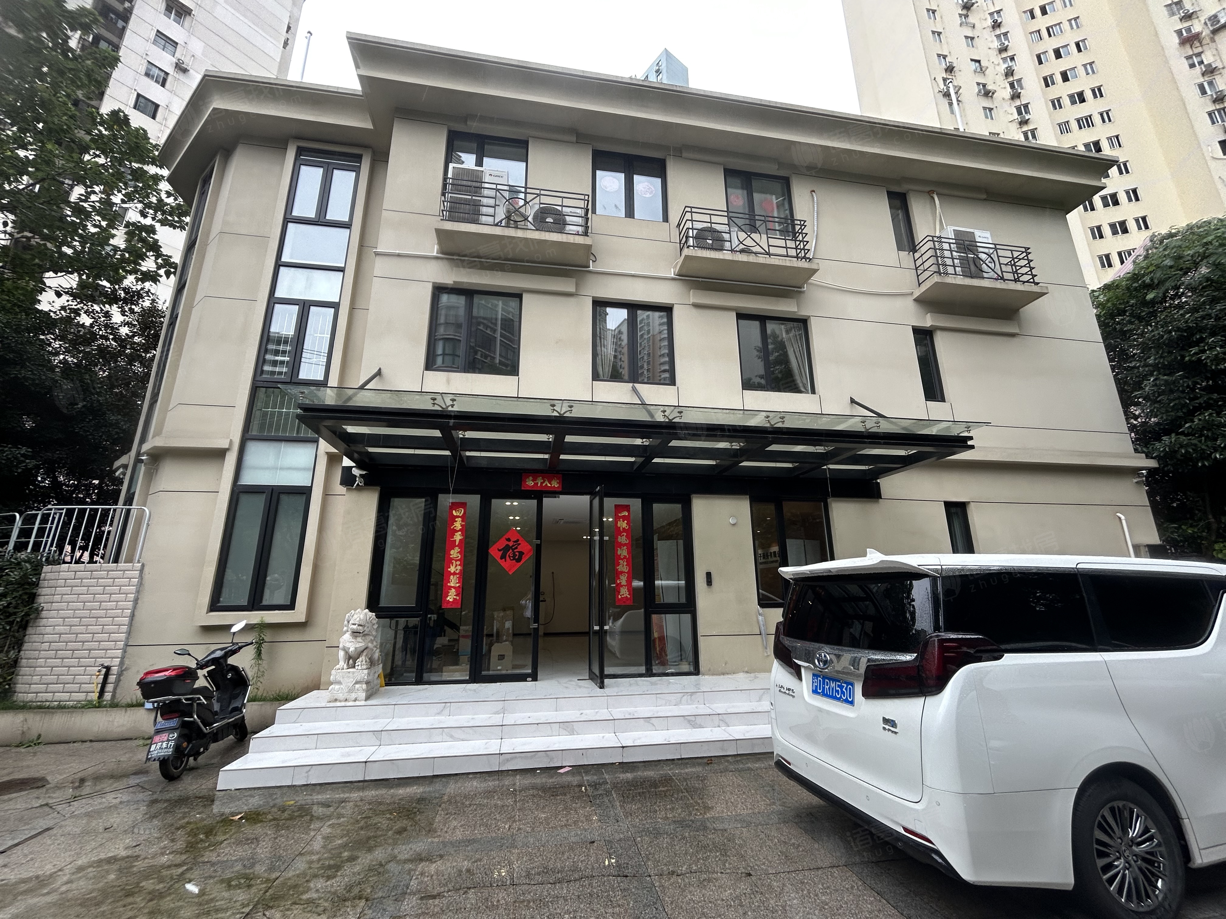 万航渡路682号、万航渡路713号