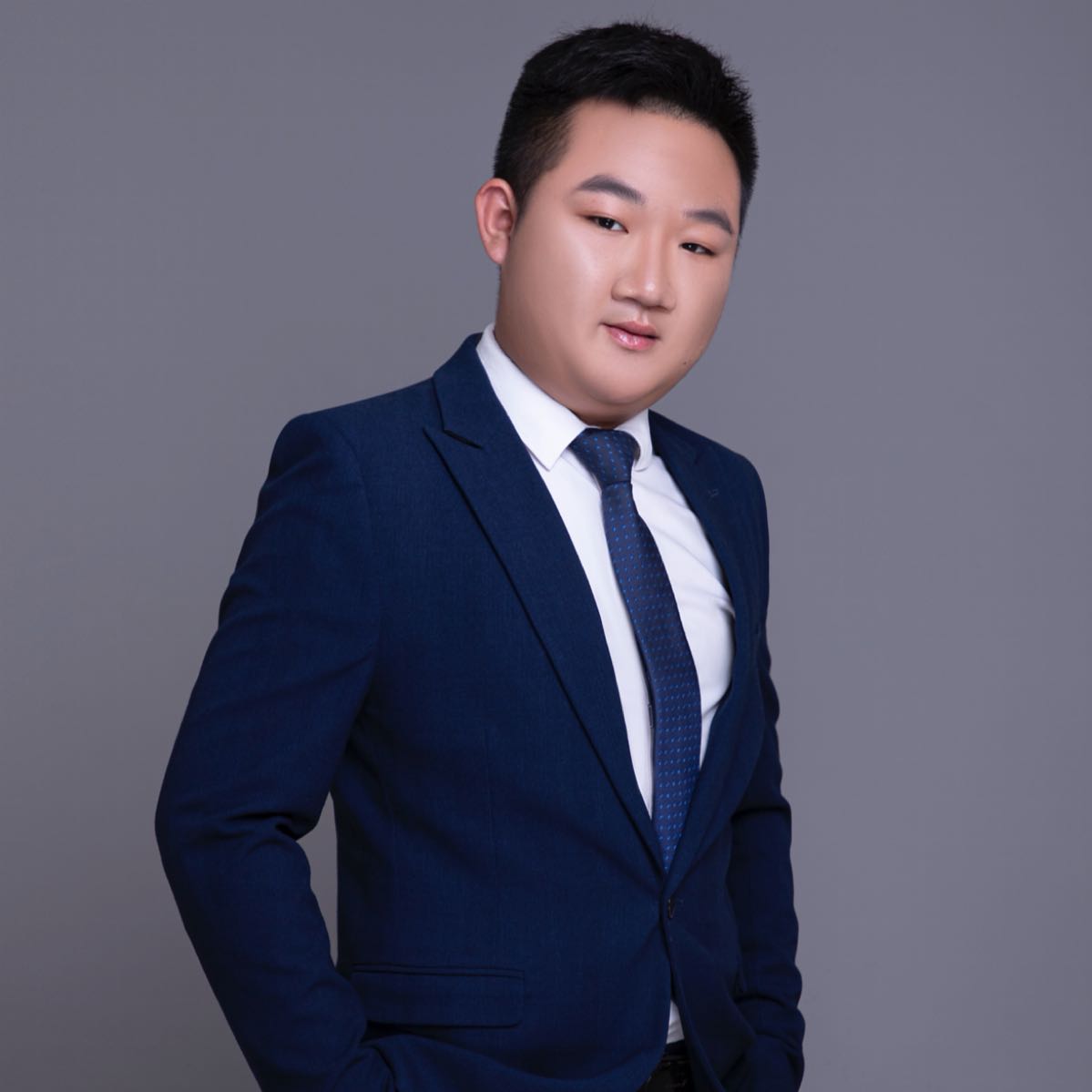 华赢置业二手房中介
