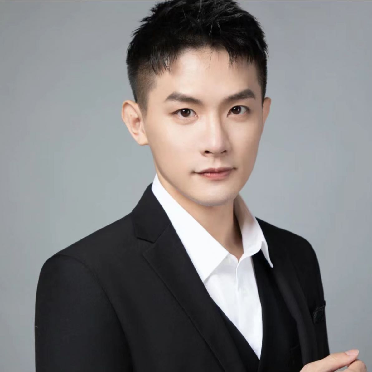 华赢置业二手房中介