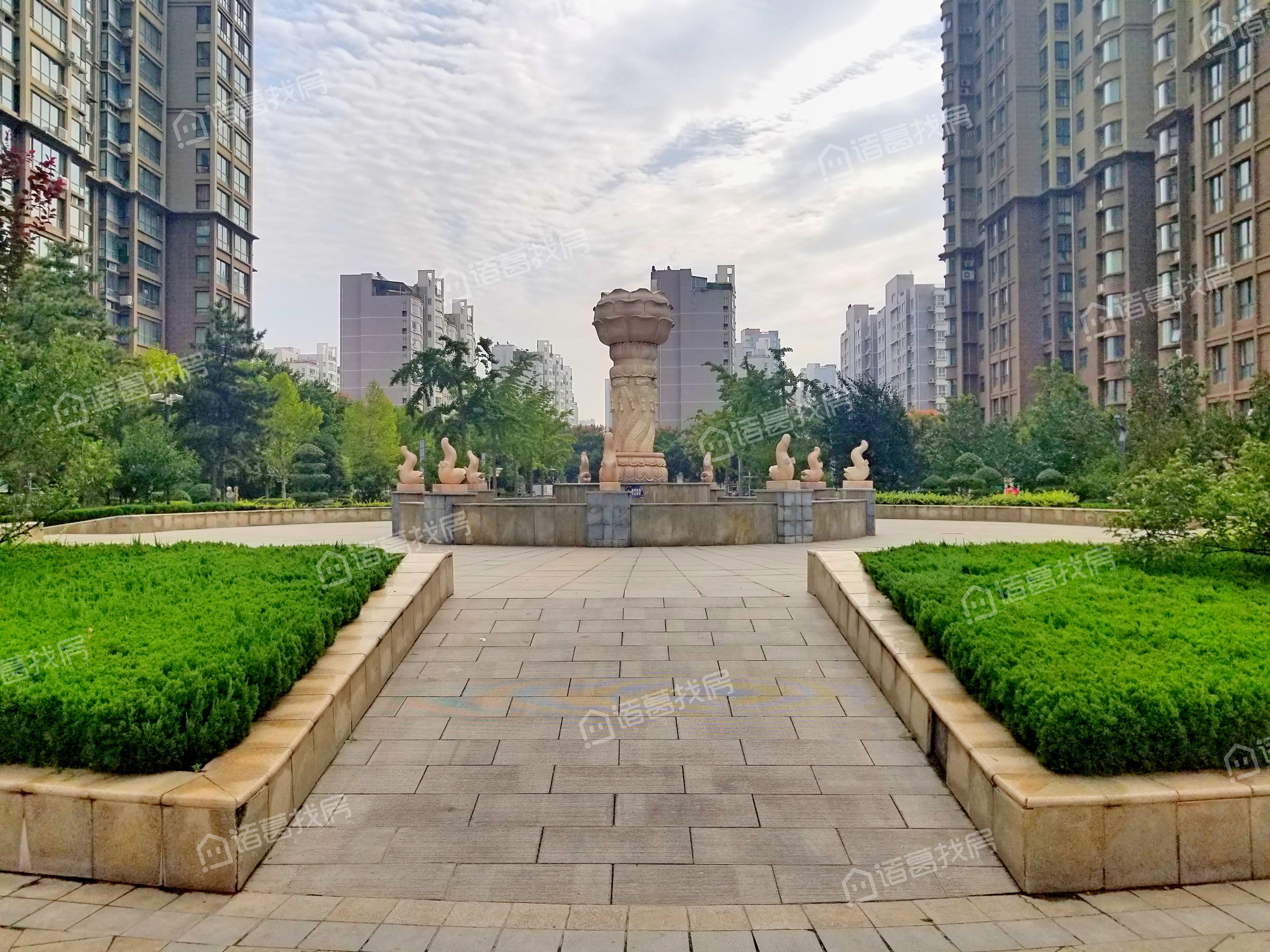 洛阳新区紫金风景线东区多少户车位有多少