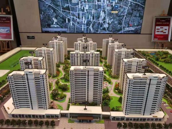 8万/㎡林立欣园均价1.8万/㎡京联观湖均价1.9万/㎡卧龙银湖湾均价1.