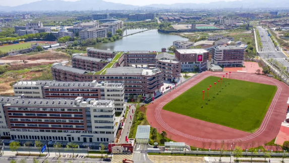 设施最先进 功能最齐全 光南中学新校区正式启用-金华诸葛找房