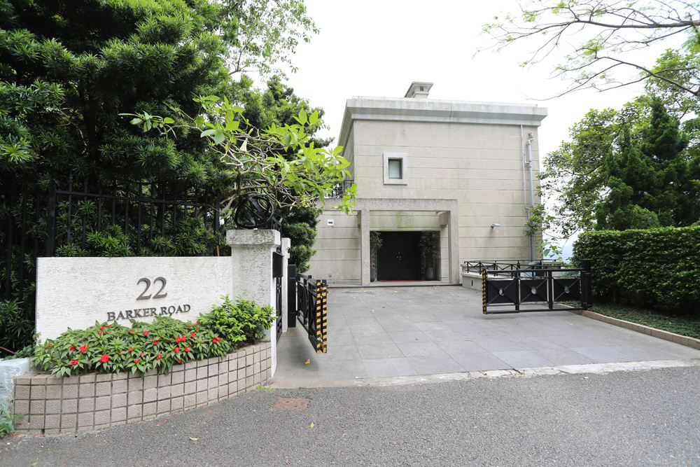 7公里的白加道上,挤满了你熟知或者陌生的富豪们:恒基李兆基家族,华置