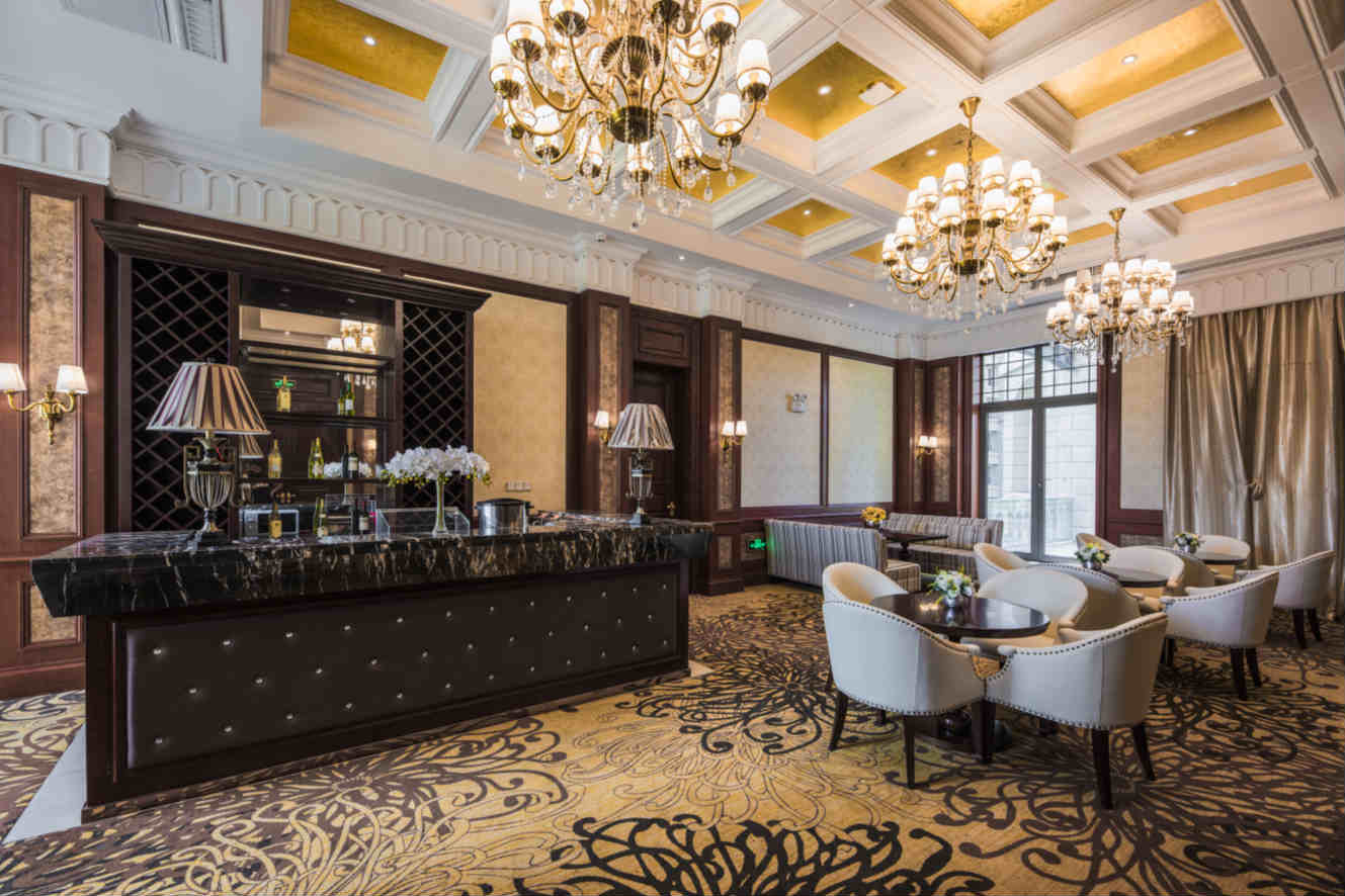 恒大城6期·城市之光项目社区内拥有高标准双会所配套,设有恒温泳池