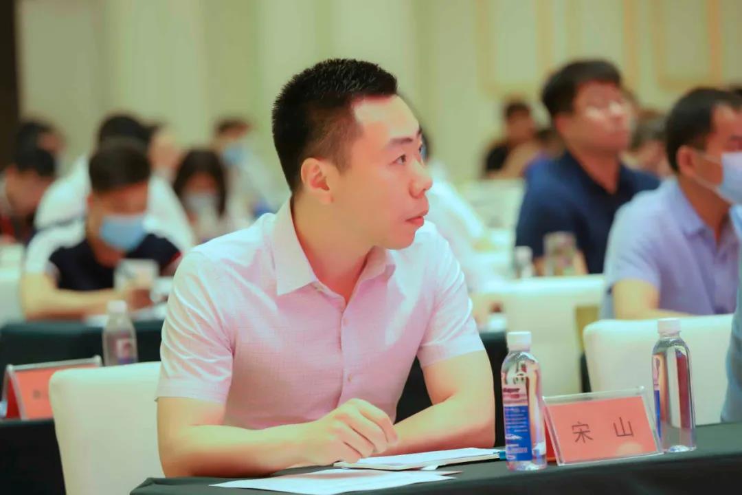 下午,千家地产总部迎来了各大领导来千家地产总部参观指导,深入了解