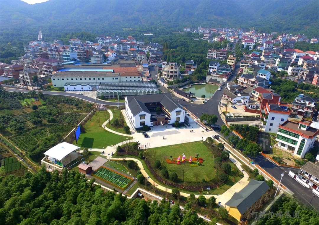 今年上半年,全区城乡居民收入分别为38597元和21902元,增长8%和9%