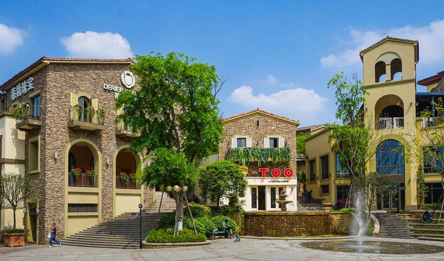 好房情报局低于小区最低参考价麓山国际社区仅16万元㎡起