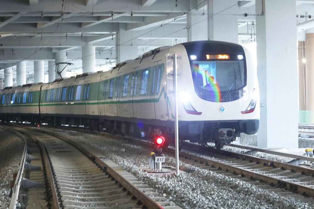 2020年,是宁波轨道交通开工建设以来开通运营里程数最多的一年.