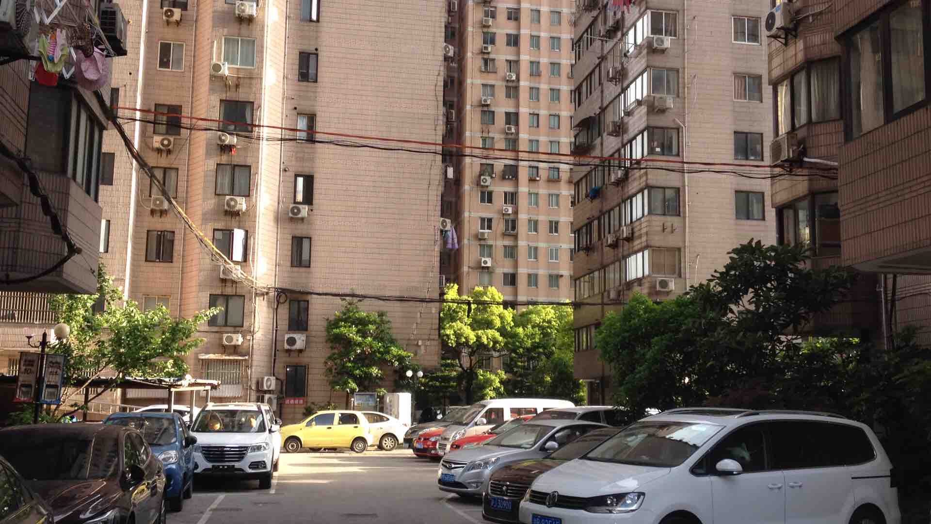 番禺大厦简装修1室0厅2300元/月租房信息-新华路租房-上海诸葛找房