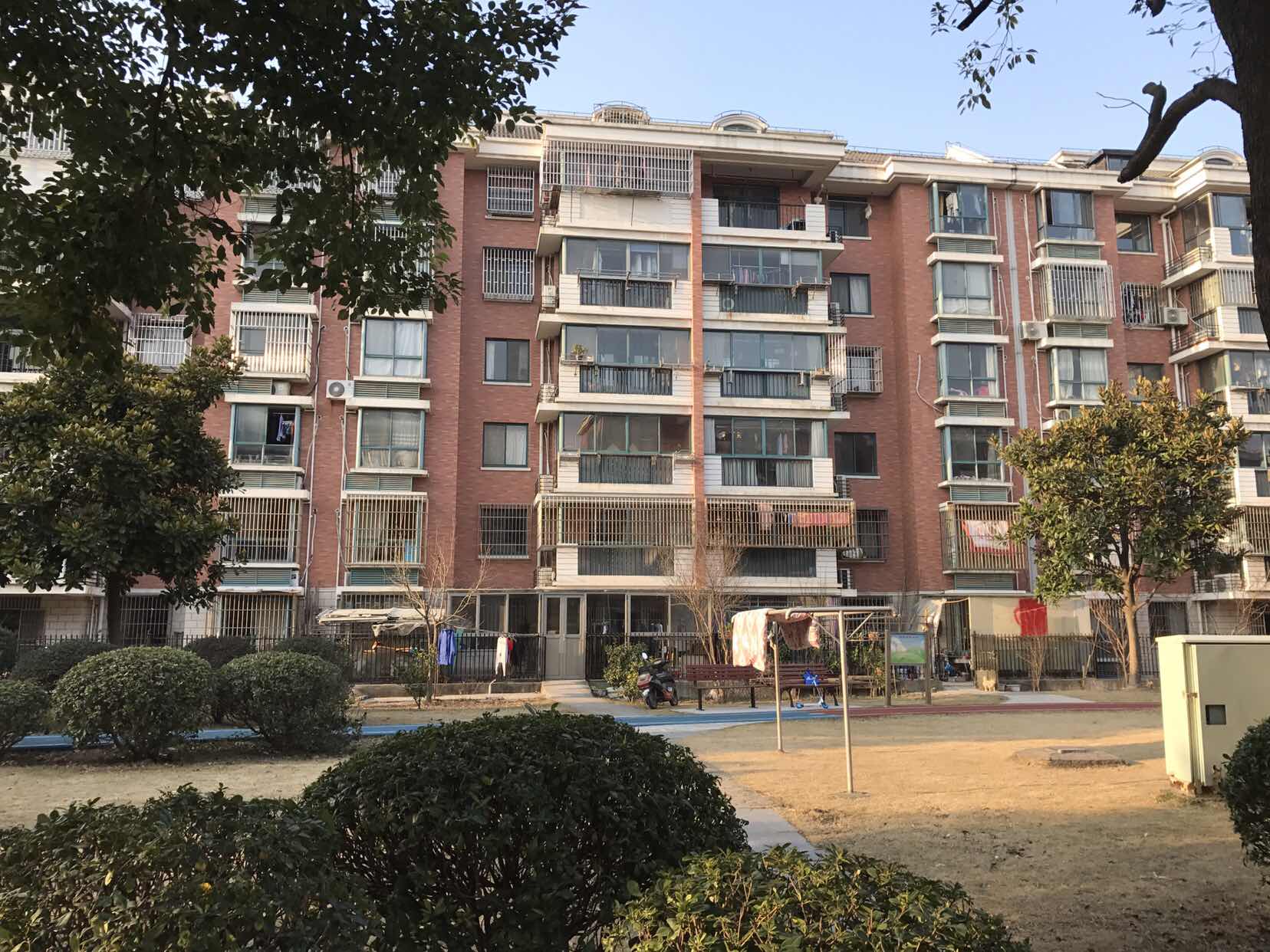 合租| 鑫港苑,精装修,拎包入住,本周必出