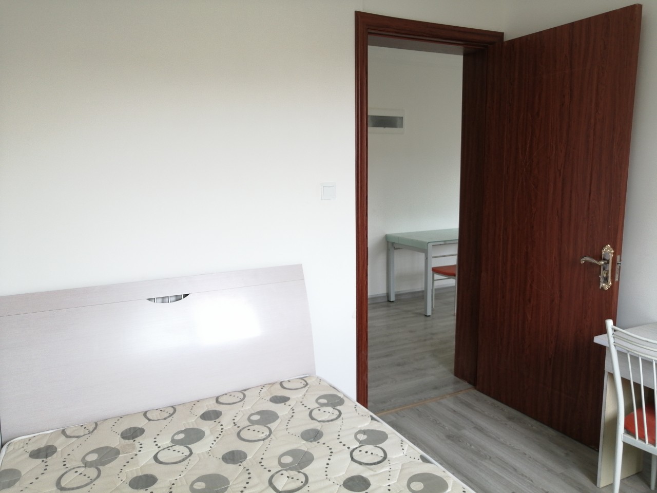 佘北家园士辰苑公寓出租_整租佘北家园士辰苑公寓简装修3室0厅3000元/