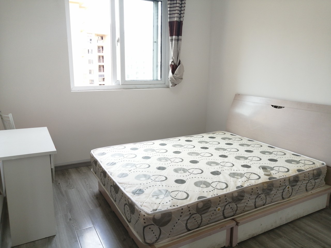 佘北家园士辰苑公寓出租_整租佘北家园士辰苑公寓简装修3室0厅3000元/