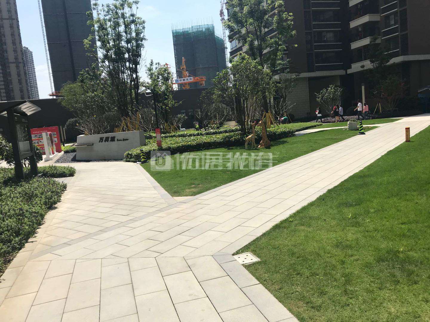 户型方正交通方便采光好