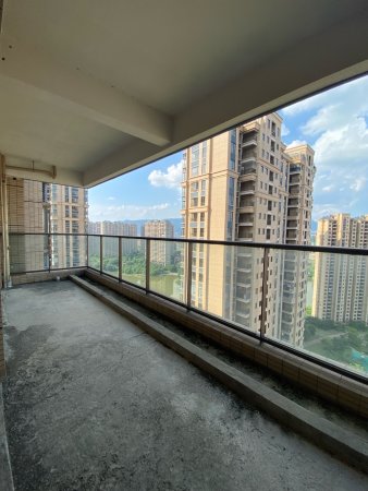 光大锦绣山河悦澜湾大阳台设计望讲望湖小区绿化率高