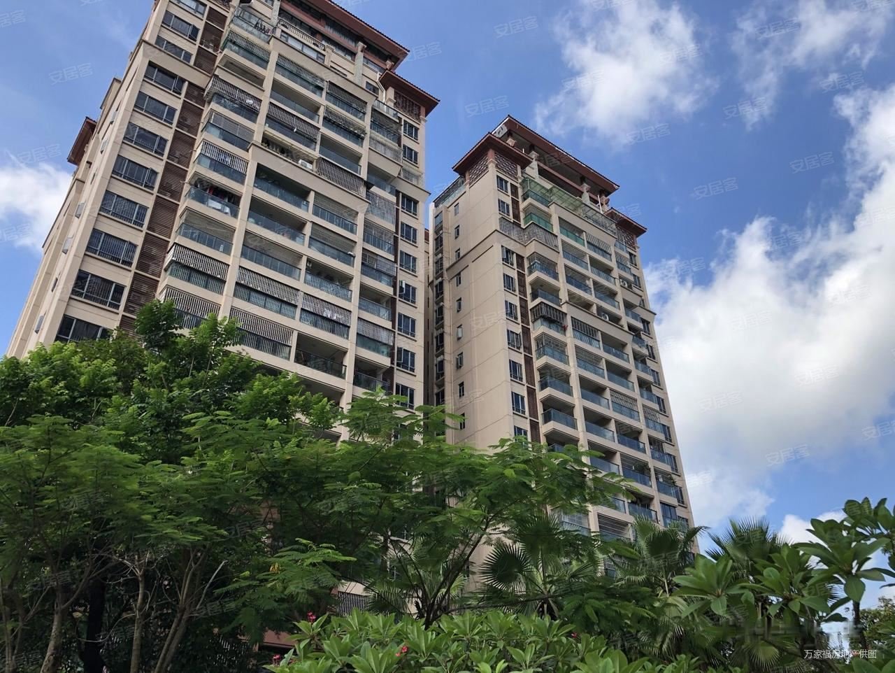 16小华英城墅景湾103万3室2厅1卫精装修超挥泪大甩