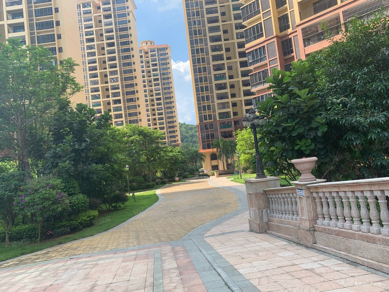 金威郦都大四房,总裁特批单位好**的,找我拿优惠吧!