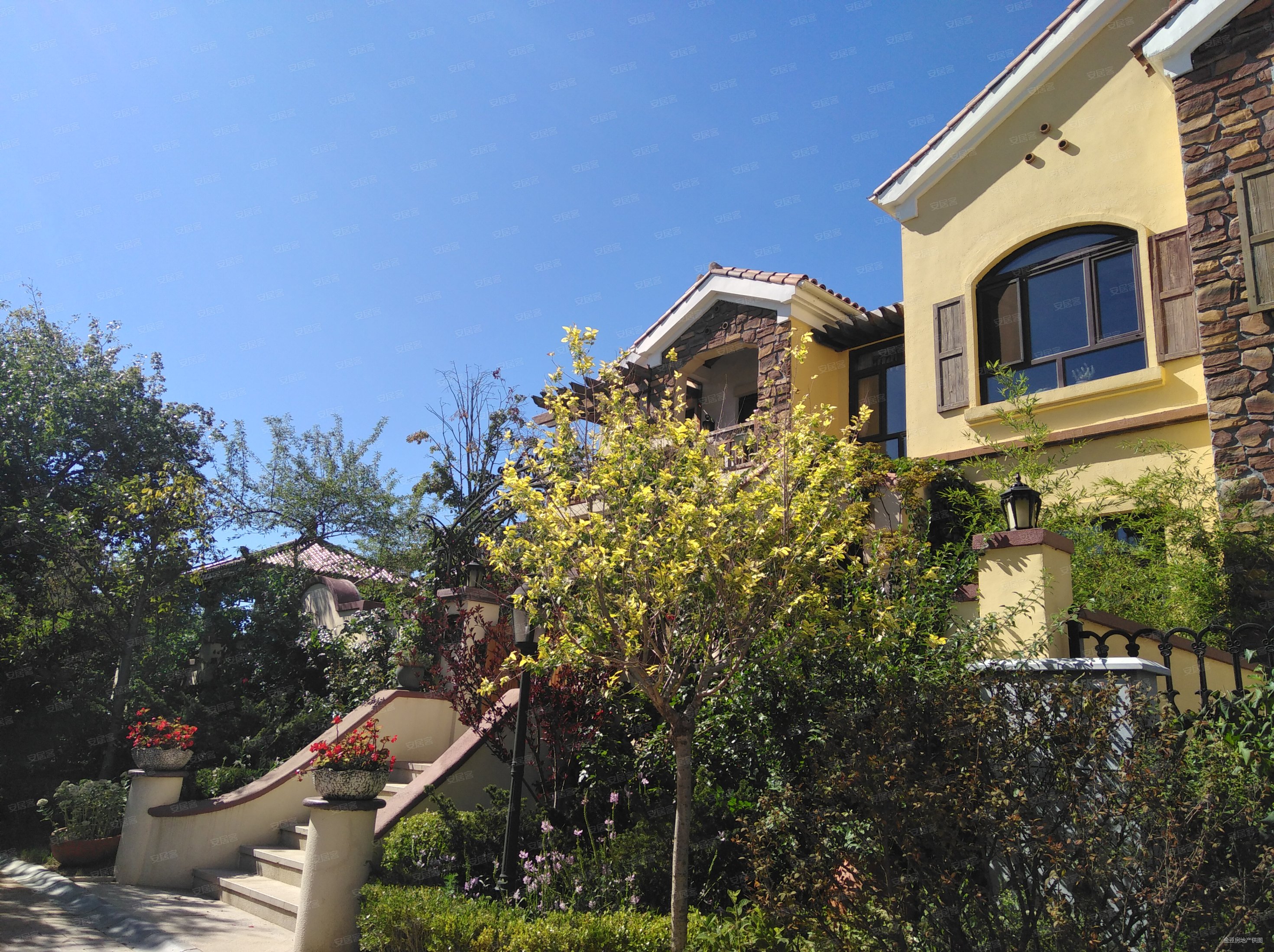 鲁能别墅!近300平边户大院!70年住宅产权!