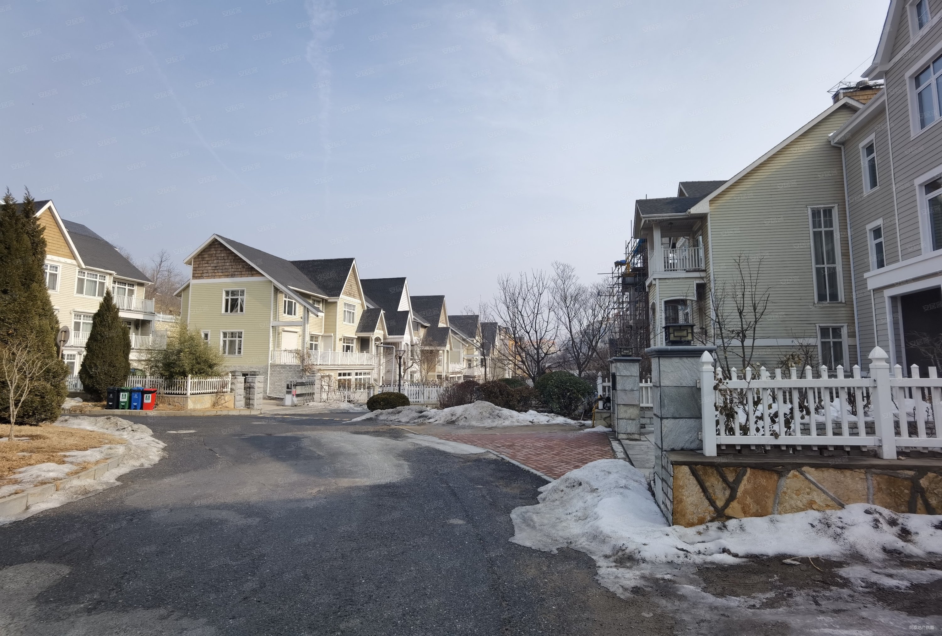 解放路海昌枫桥园联排别墅花园80平两个车位地上三层解放路海昌枫桥园