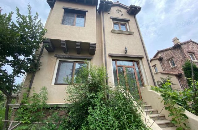 亿达蓝湾独栋别墅独栋的花园150多平房主急售只要看好就能谈亿达蓝湾