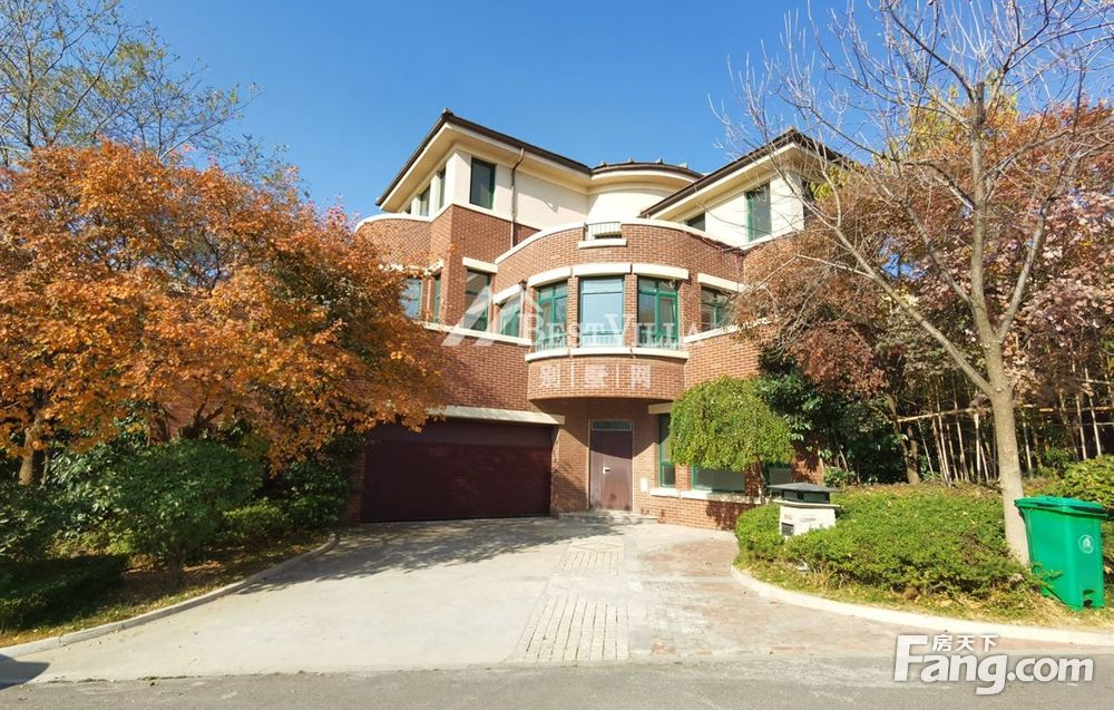 石湾山庄 独栋别墅 带大院 美式风格 环境好