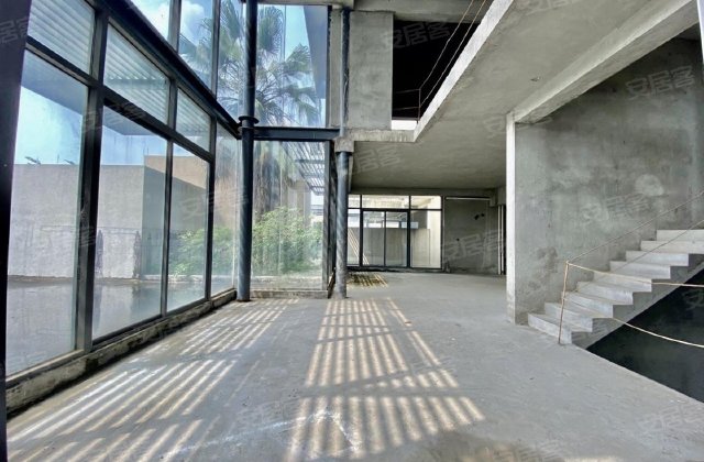 博雅苑二手房,南湖高尔夫庄园,独立别墅400平,东南向一线望南湖,有4