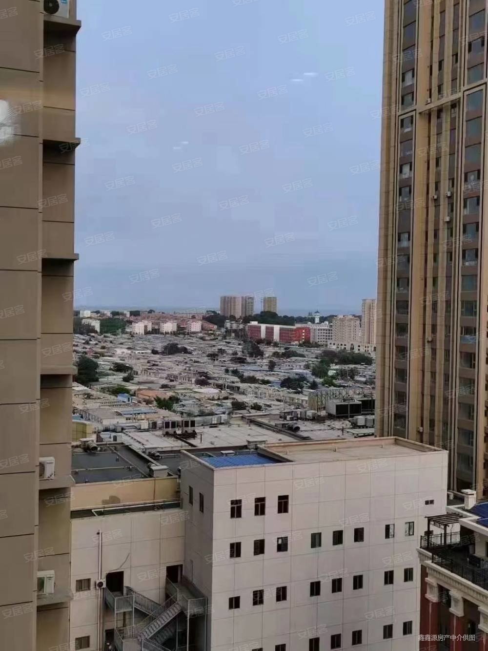 学府雅缘中间楼层,精装修家具家电齐全,拎包入住,可贷款!