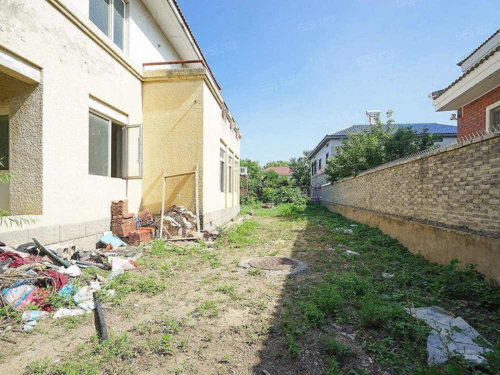 都市芳园独栋别墅 四周院子,看房随时,诚心卖,随时签约