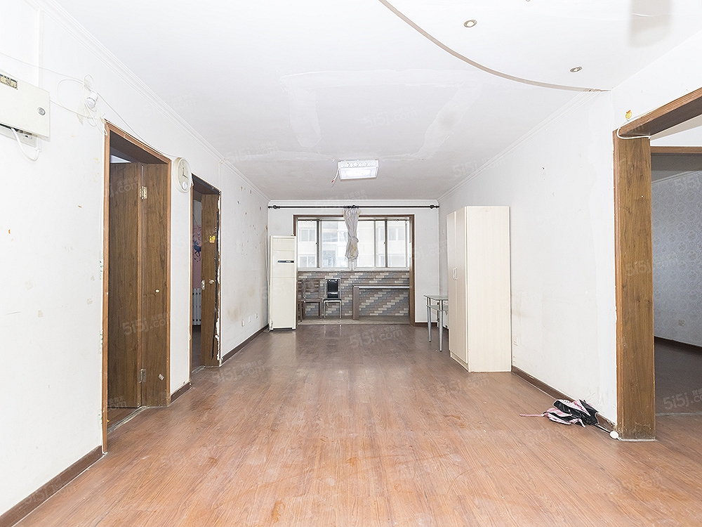 西黄新村北里 6号线西黄村站 满五年 随时可以签