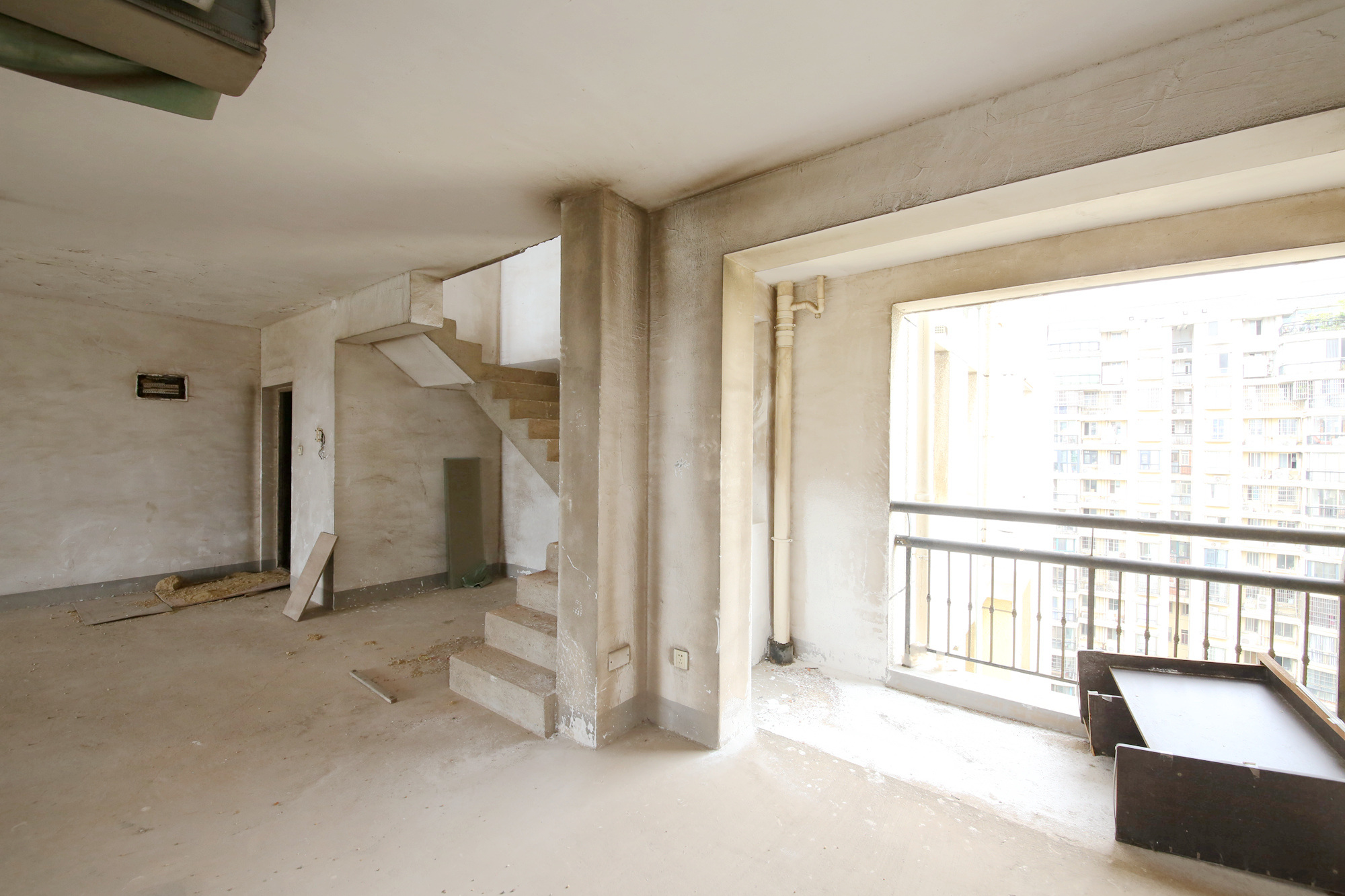 金色比华利 5室2厅3卫 255.0万