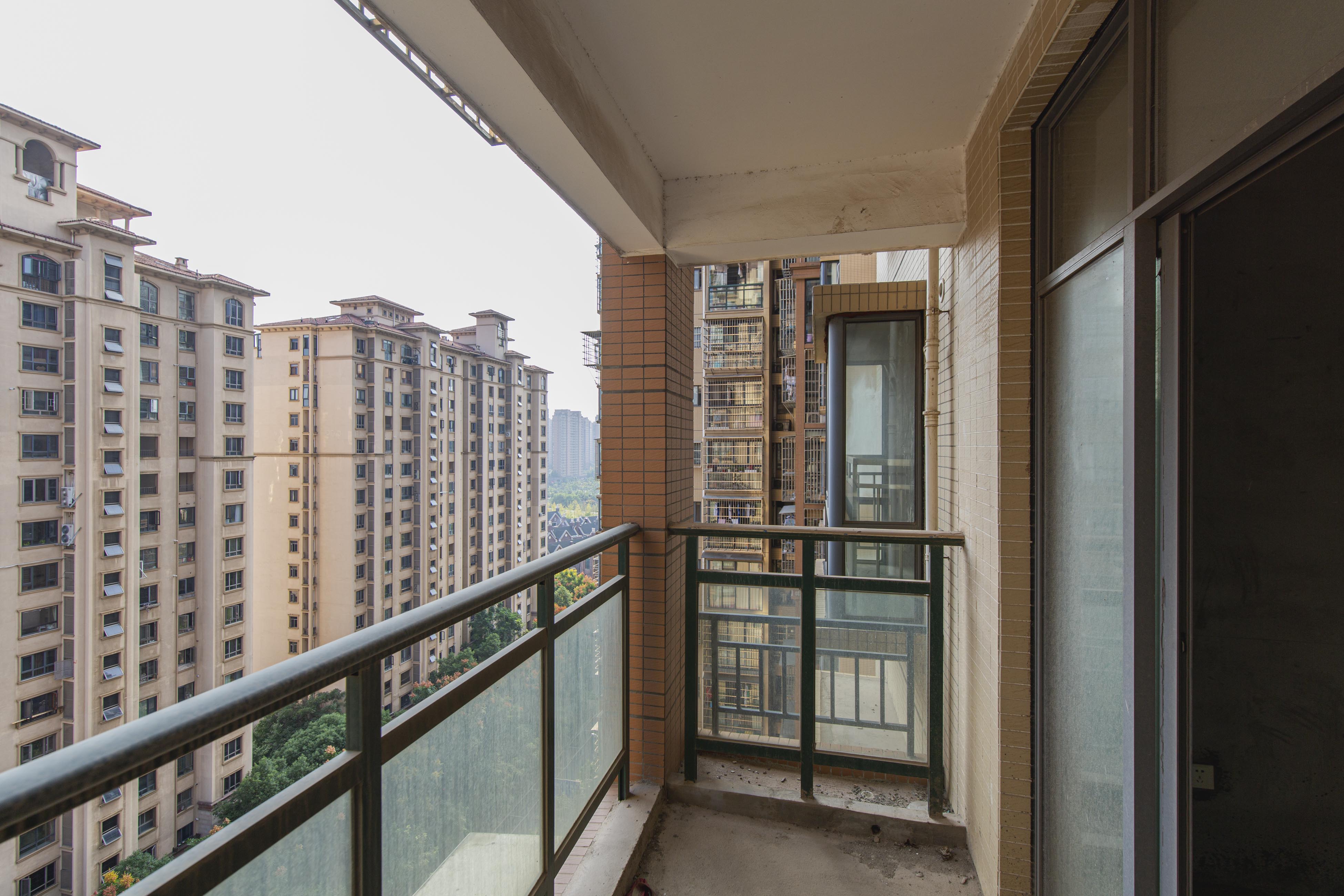 鑫天御景湾 3室2厅2卫 160.0万