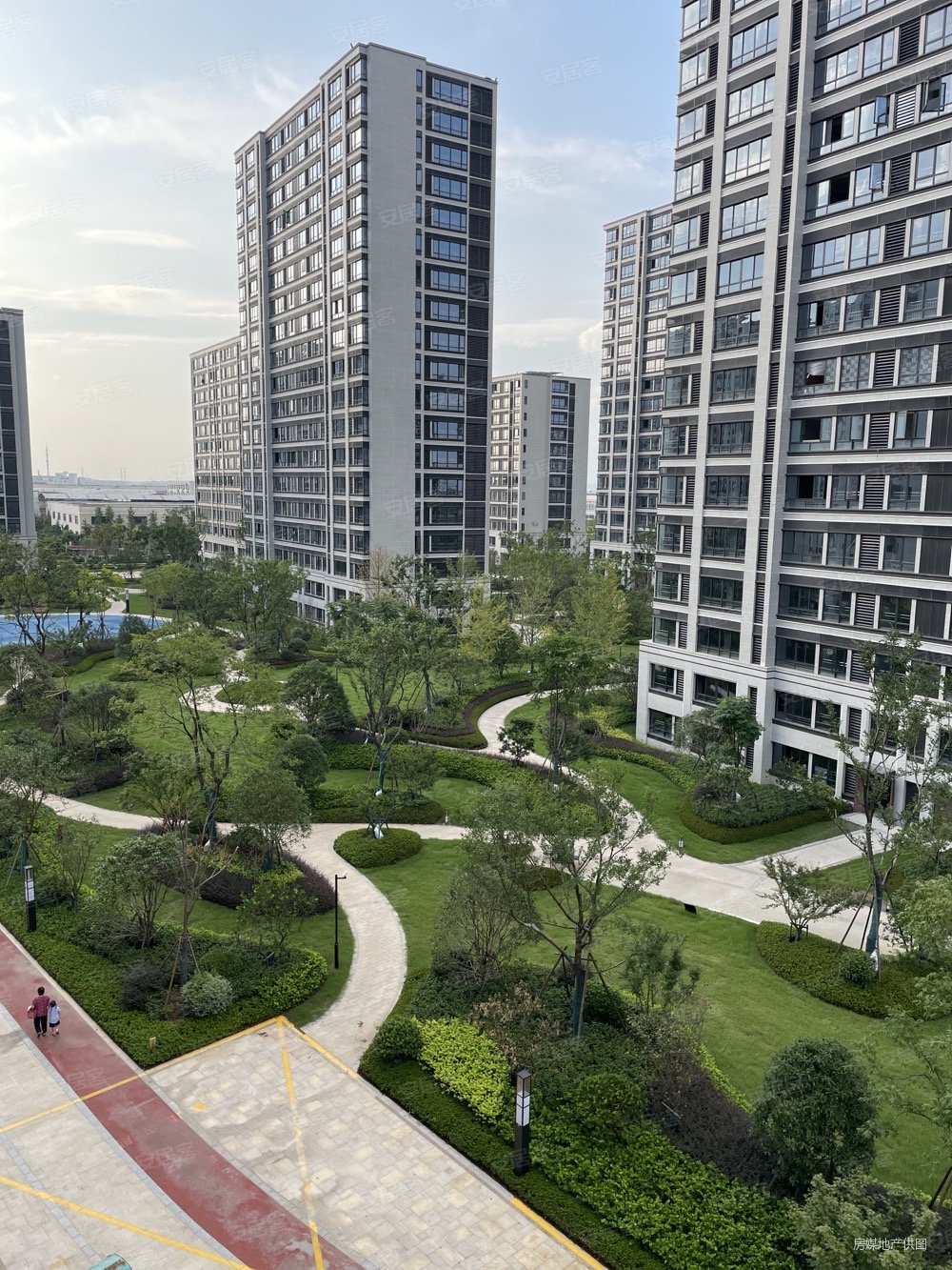 万固西江月128平,边套带车位,四房两厅两卫诚心出售!