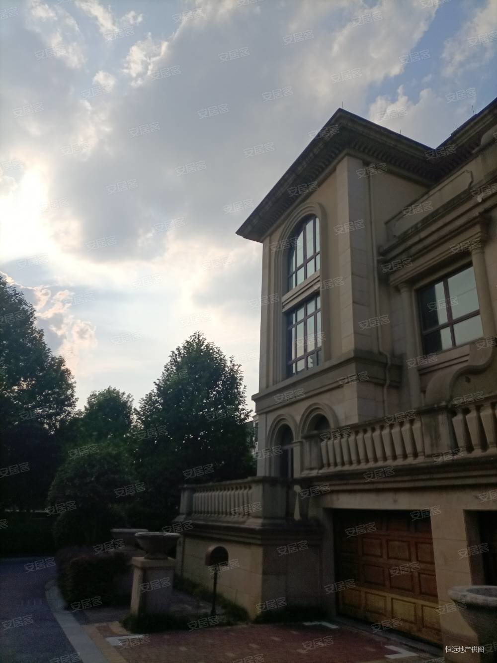 欧源原墅双拼,高品质墅院,东边套,南进门,北花园