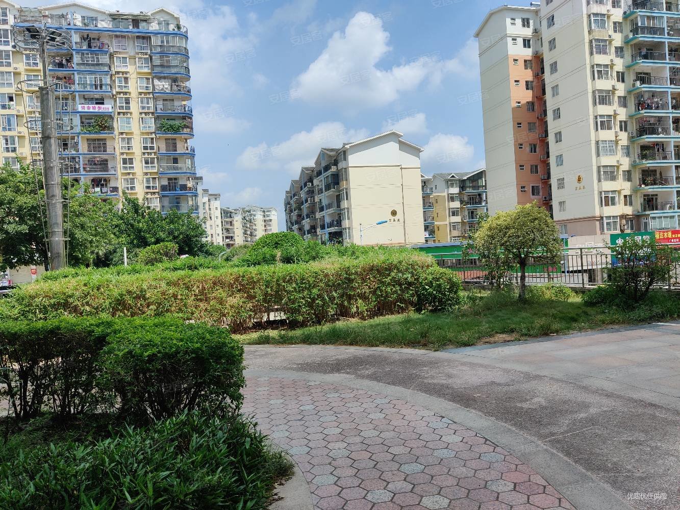 三号地铁,沙江河旁,首付16万,电梯三房两卫,视野开阔.急