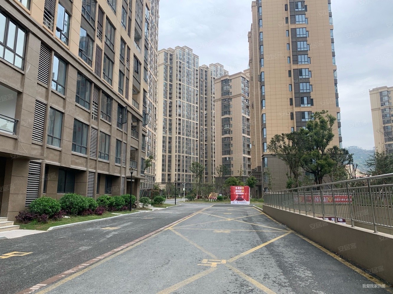 湾里合一中央城新上大4房南北通透送家电楼层非常好