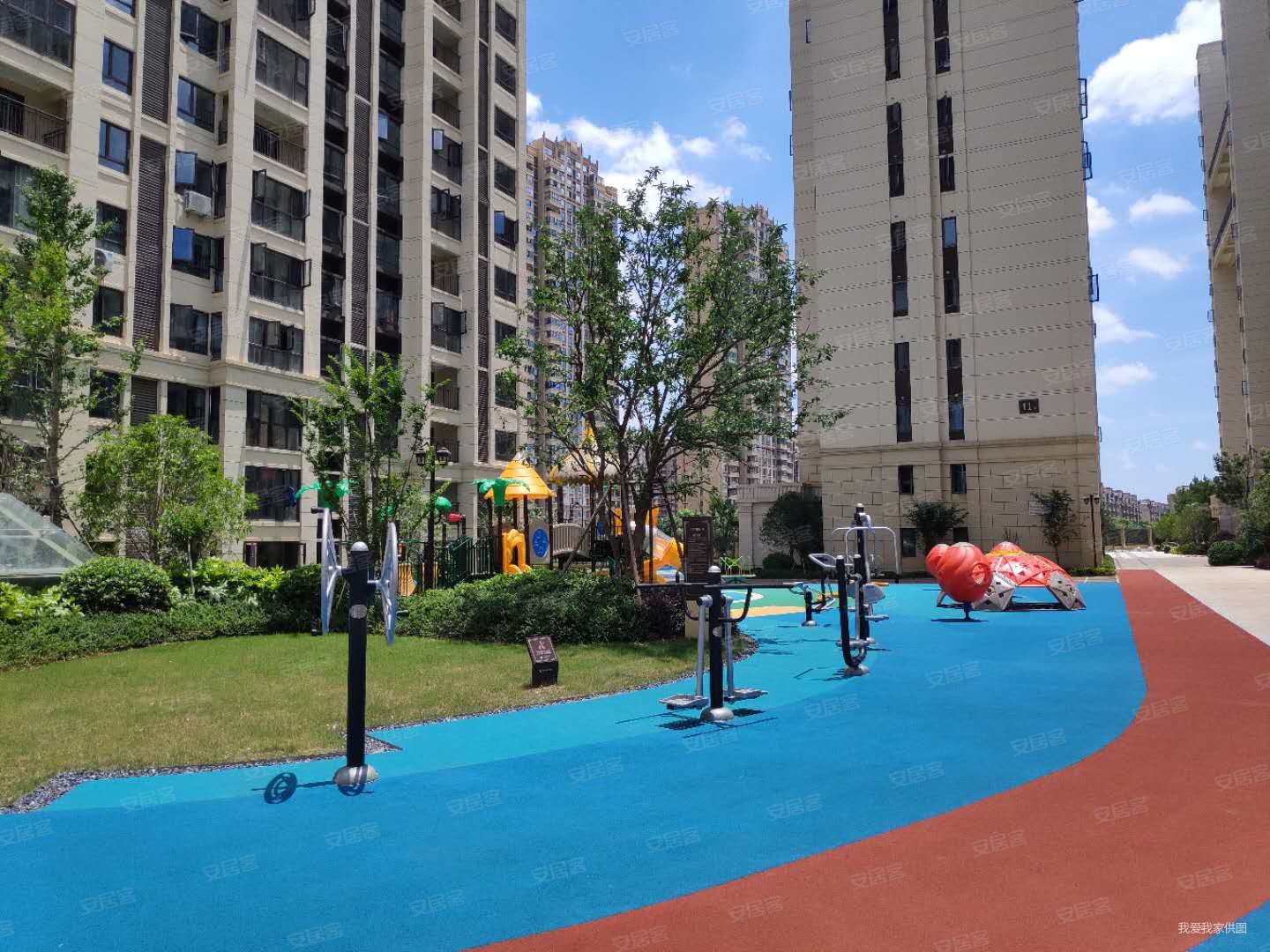 中海阳光玫瑰园二手房,房子是新交付的新楼盘,小区环境优美,户型设计